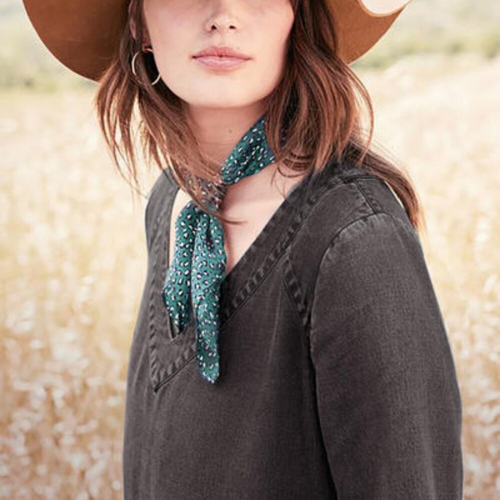 NWT Soft Surroundings Sylvia Silk Square Scarf